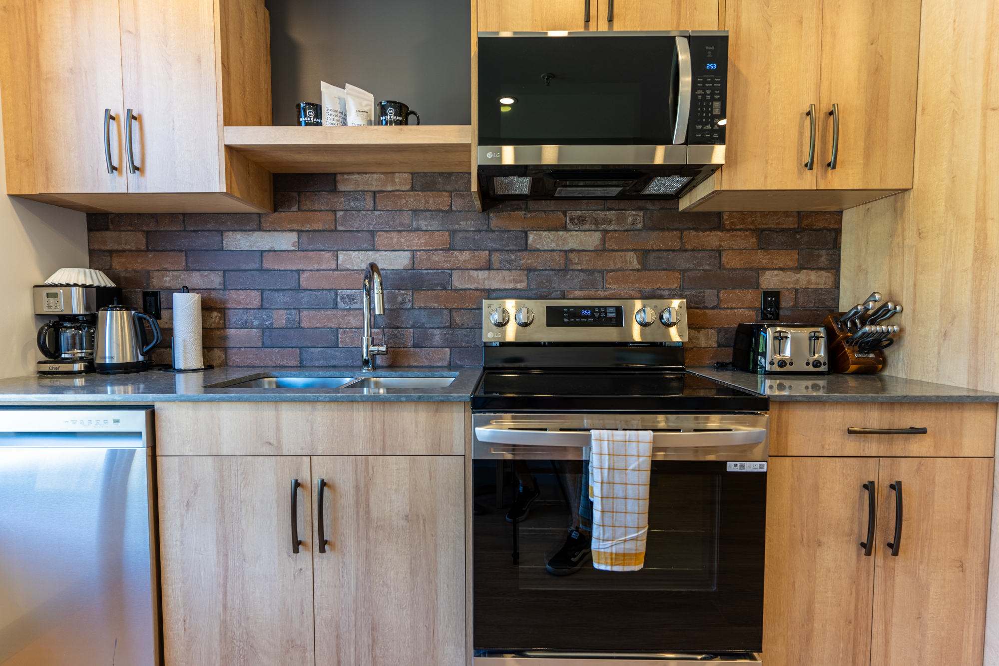 One Bedroom King Suite (2 of 7)