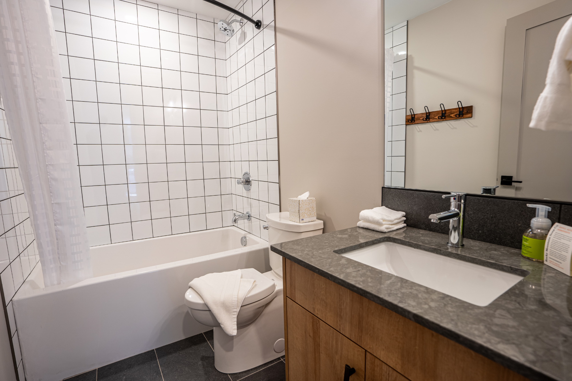 One Bedroom King Suite (3 of 7)