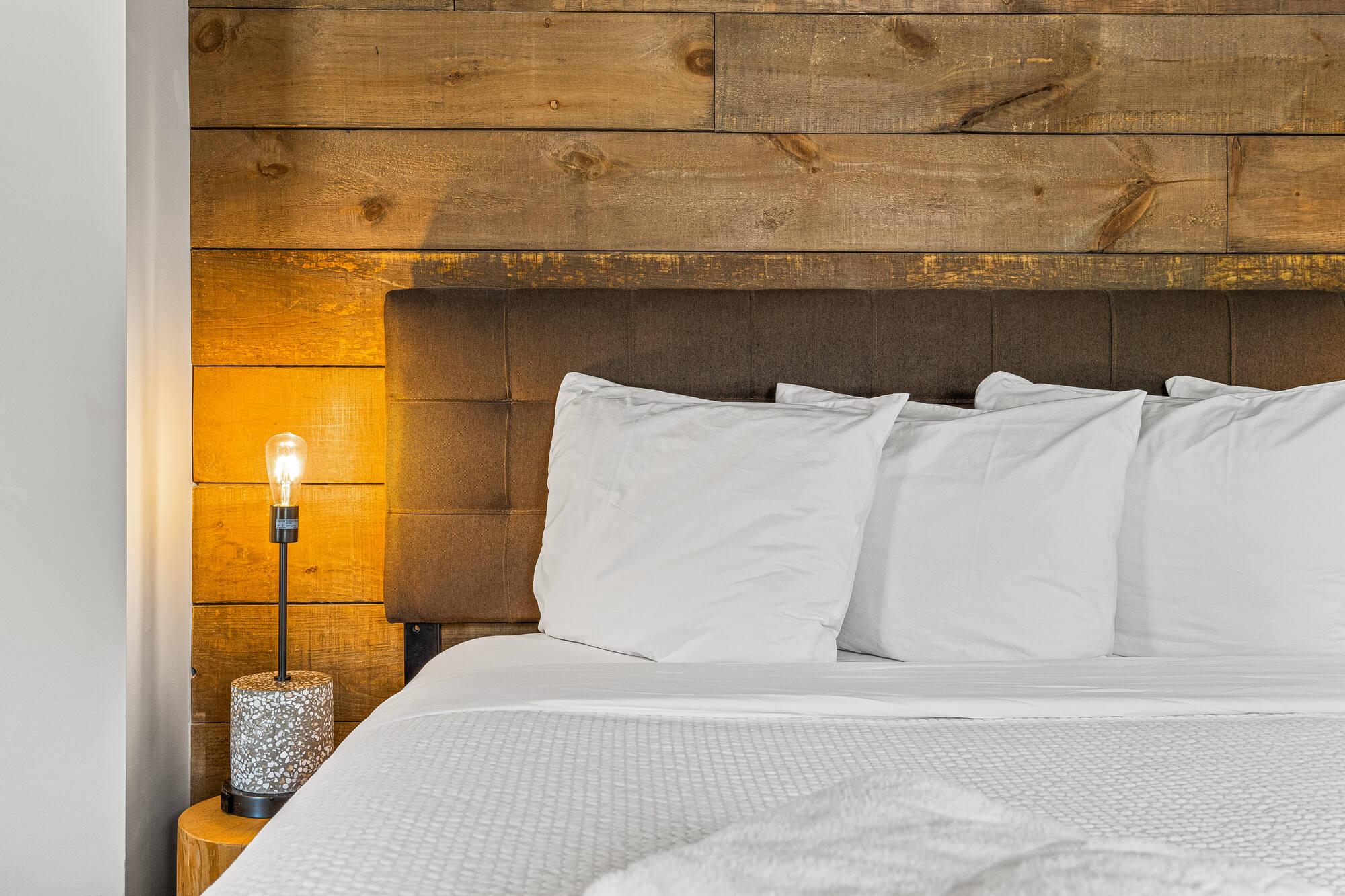 Basecamp Lodge Canmore Bedroom